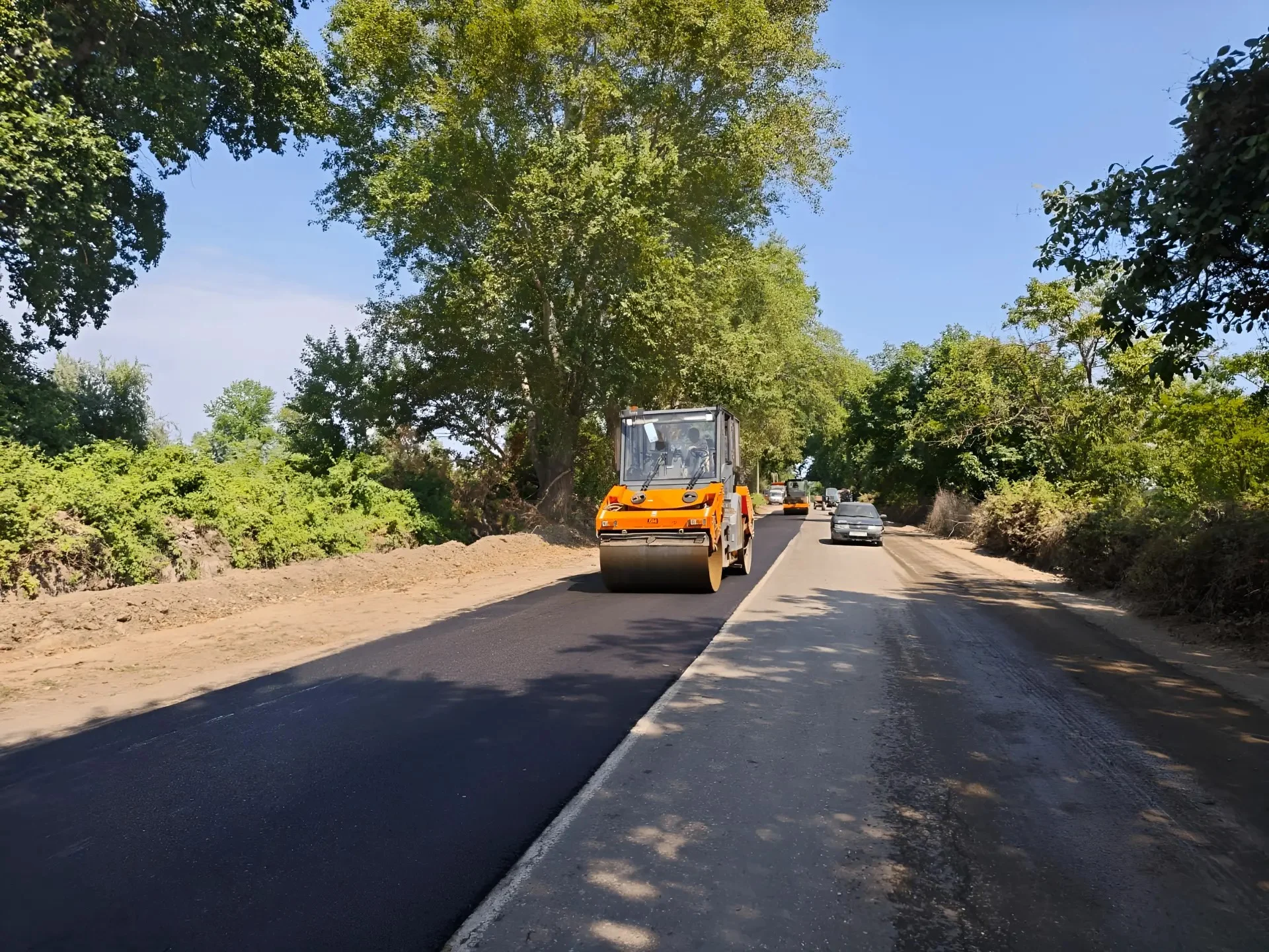 Ремонт дороги в 3,3 км. к Самурскому лесу близится к завершению — Голос Степи