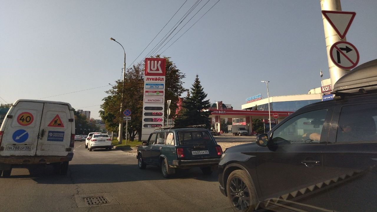 В Пензе 19 августа очередь на АЗС составила 153 машины — Пенза-Взгляд: новости Пензы и области сегодня