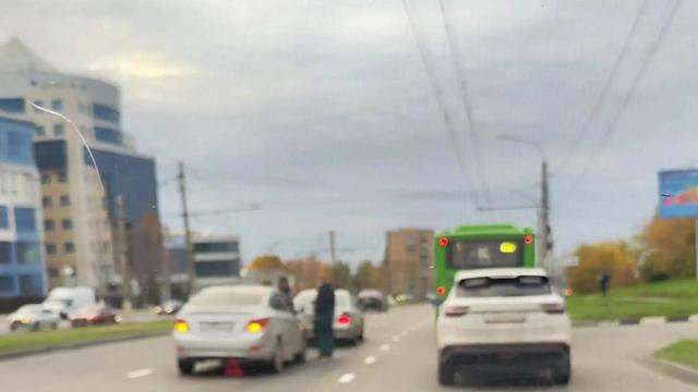 Утро в Курске началось с аварии возле АЗС — Друг для друга