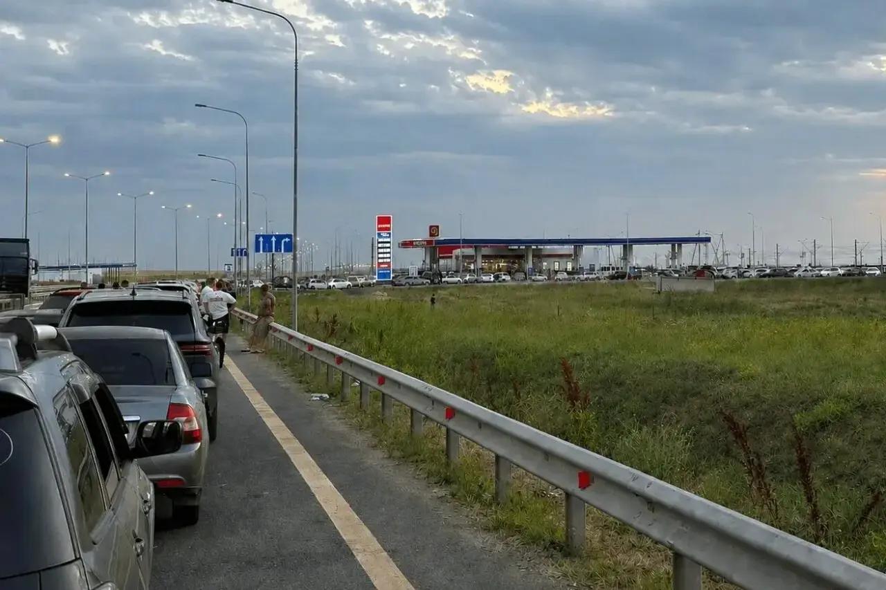 Топливный ад на юге России»: вторая волна бензинового кризиса создала новый коллапс на курортах и трассах - отзывы туристов об отпуске — Самара Говорит