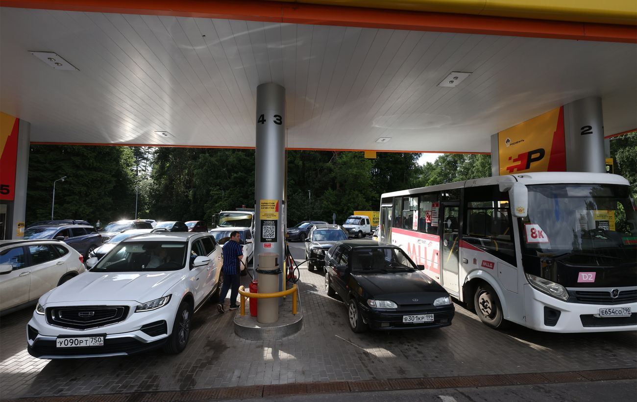 Бензина нет": россияне снова жалуются на дефицит, заправки пустые даже в Москве — РБК-Україна