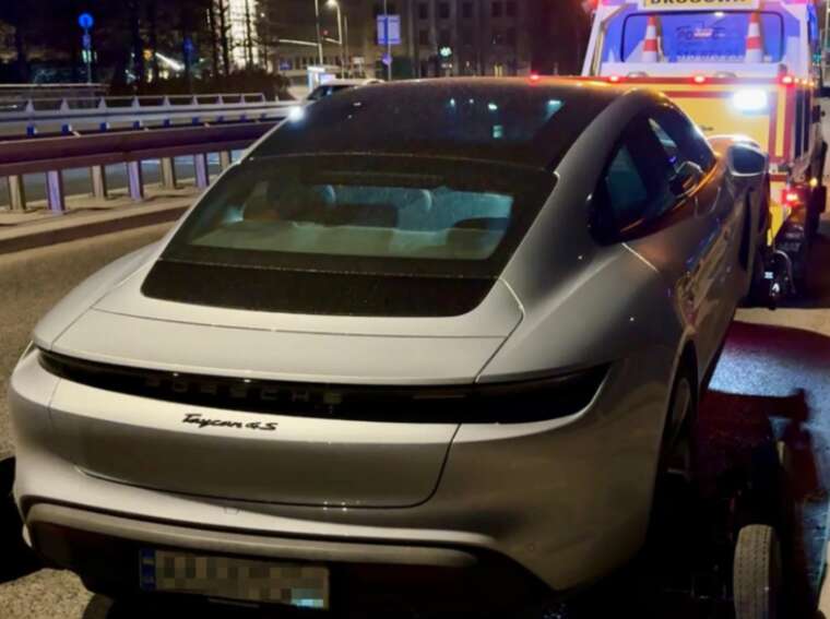 Польша хочет обязать украинцев регистрировать автомобили с украинскими номерами и проходить техосмотр — АНТИКОР