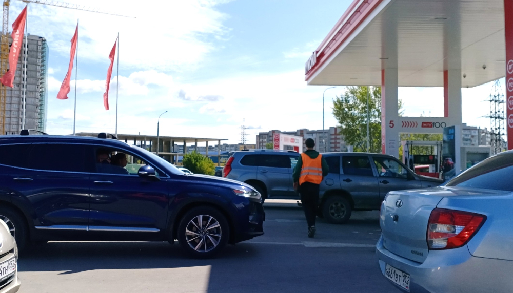 На заправки в Дзержинске вернулись волонтеры — Дзержинское время