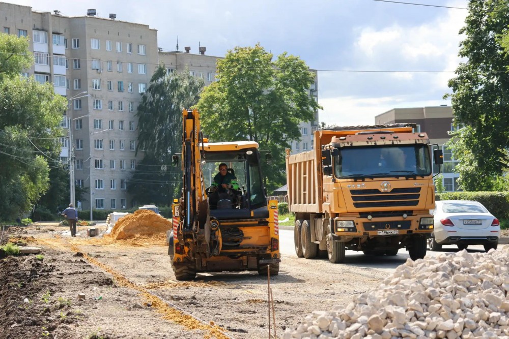 В Новомосковске продолжается ремонт дорог: активные работы сейчас ведутся на улицах Парковой и Парковый проезд — Новости Новомосковск сегодня