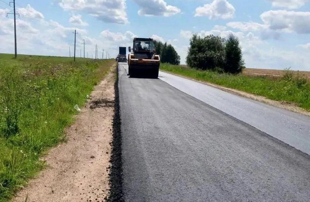 В Мещовском округе завершают ремонт дороги к селу Торкотино — Знамя Калуга
