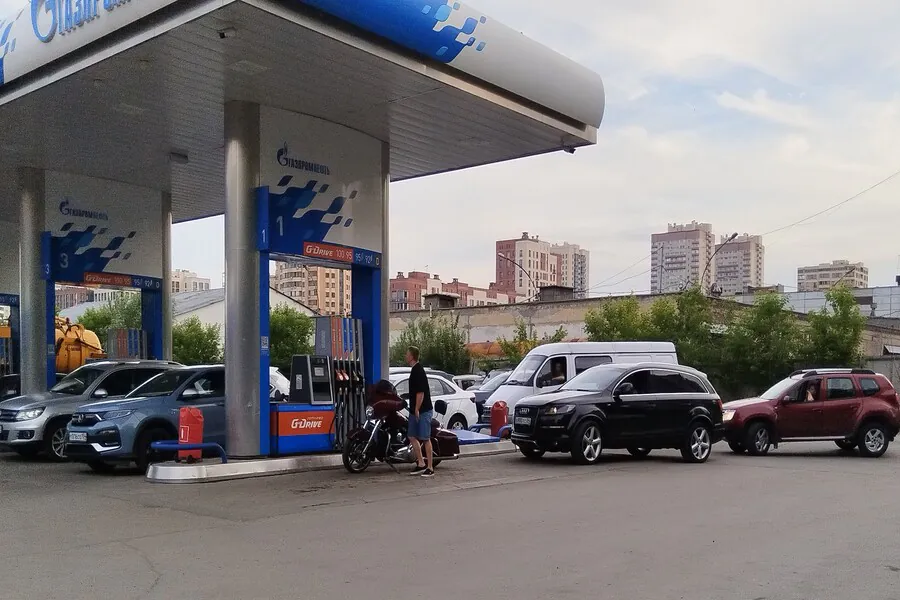 Эксперт Лацких объяснил причины продолжения топливного кризиса в Новосибирске — Infopro54