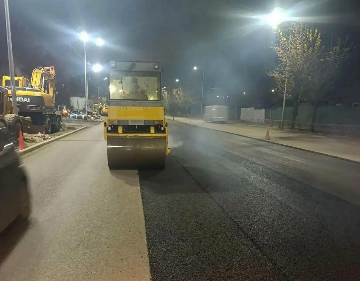 В Улан-Удэ завершили укладку асфальта на двух полосах улицы Бабушкина — Infpol.ru
