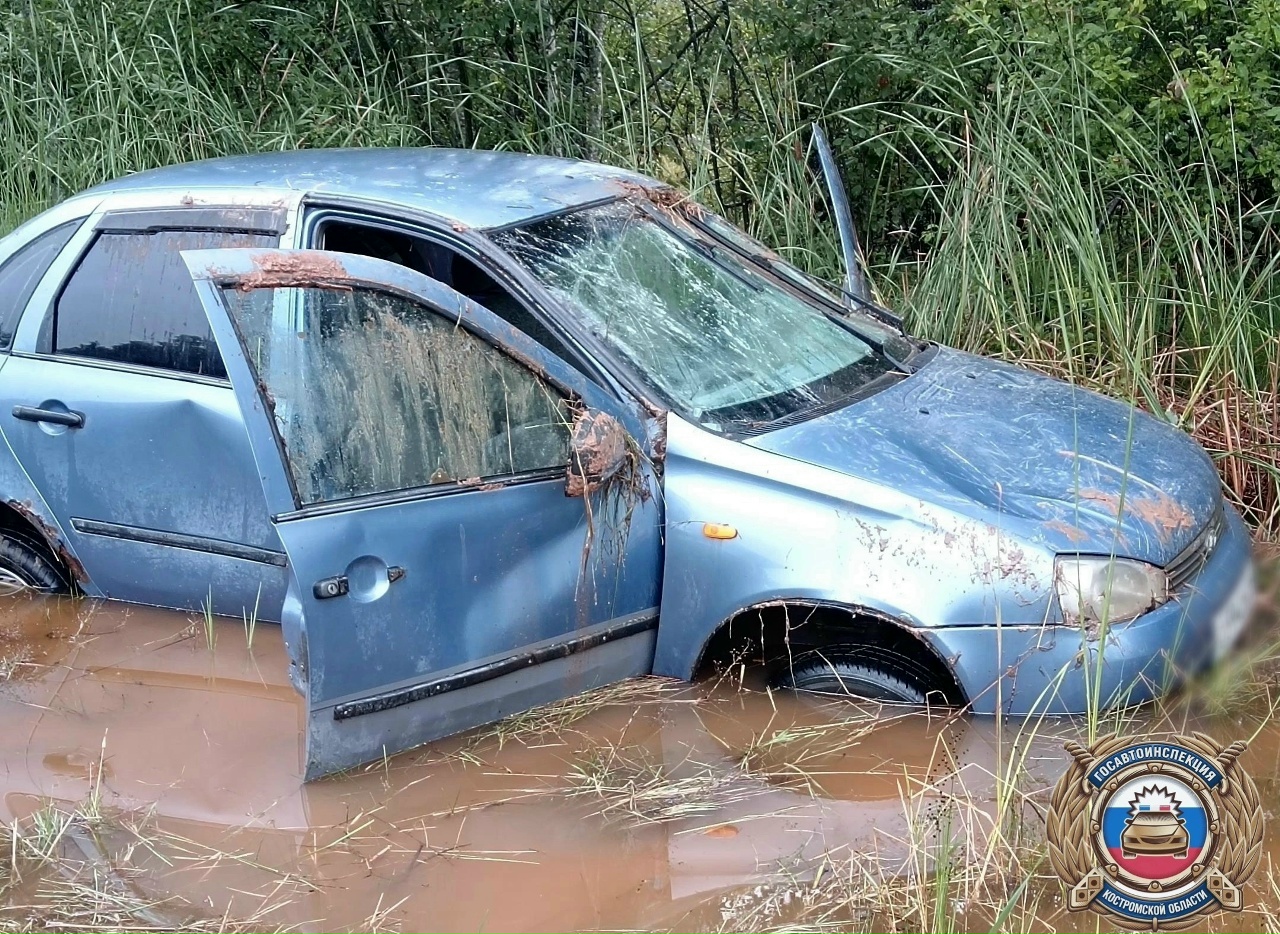 В Костромской области водитель залил себя алкоголем и оказался под водой — K1NEWS