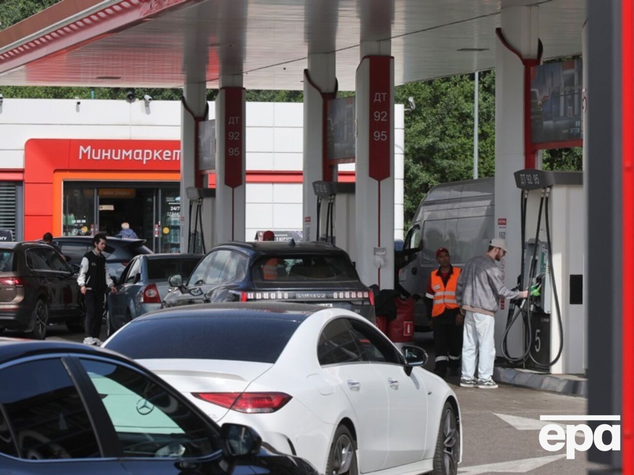 В Москве из-за проблем с бензином на АЗС снова ввели лимиты — Гордон