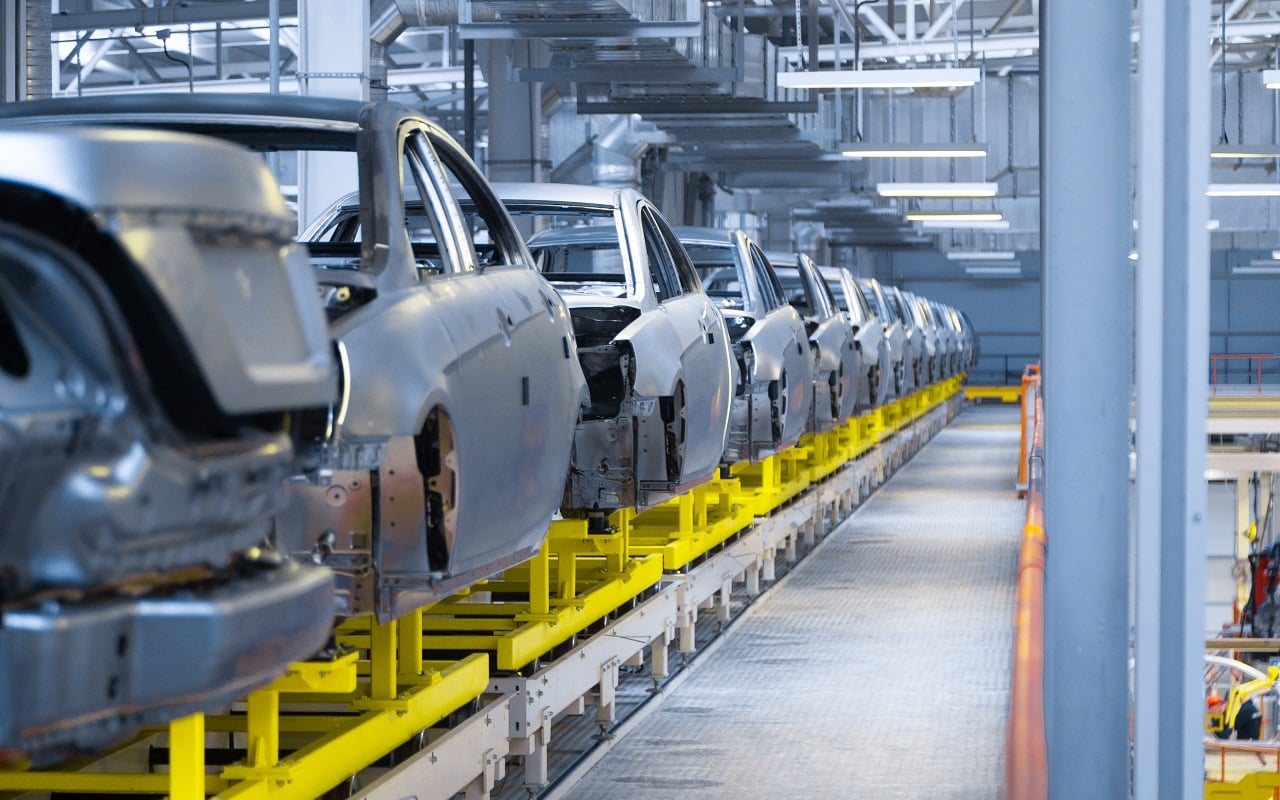Какие модели готовятся к выпуску на российских автозаводах — За рулем