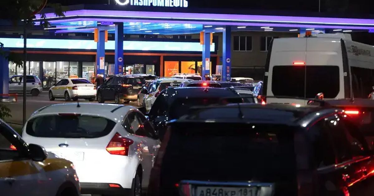 Удары по НПЗ дают о себе знать: проблемы с топливом на заправках охватили уже 16 регионов РФ — my.ua