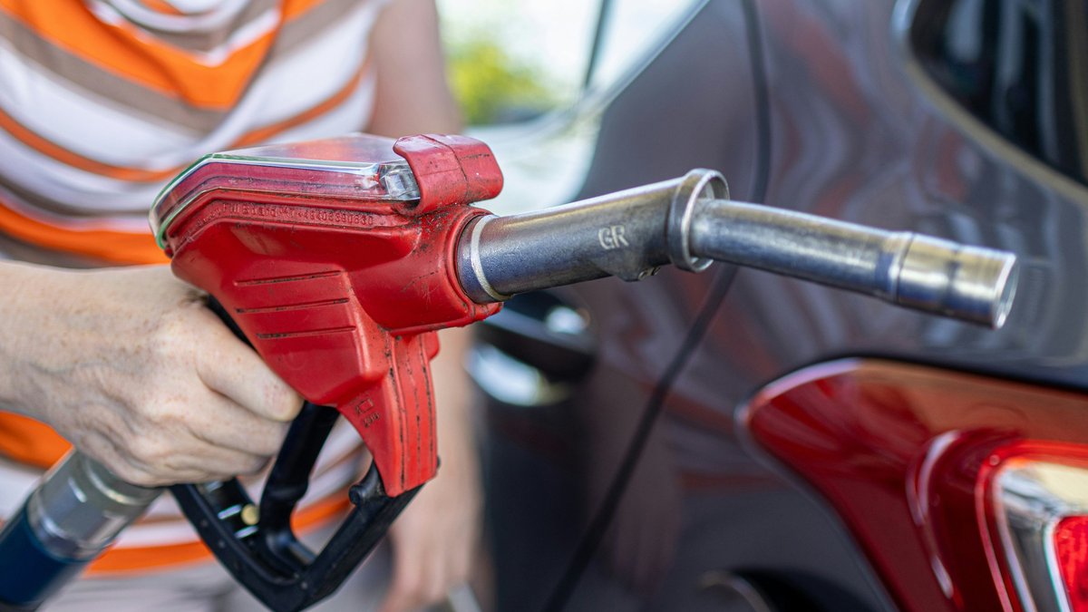 Очистка от накрутки. Власти намерены усилить контроль за оборотом нефтепродуктов — Финансы Mail