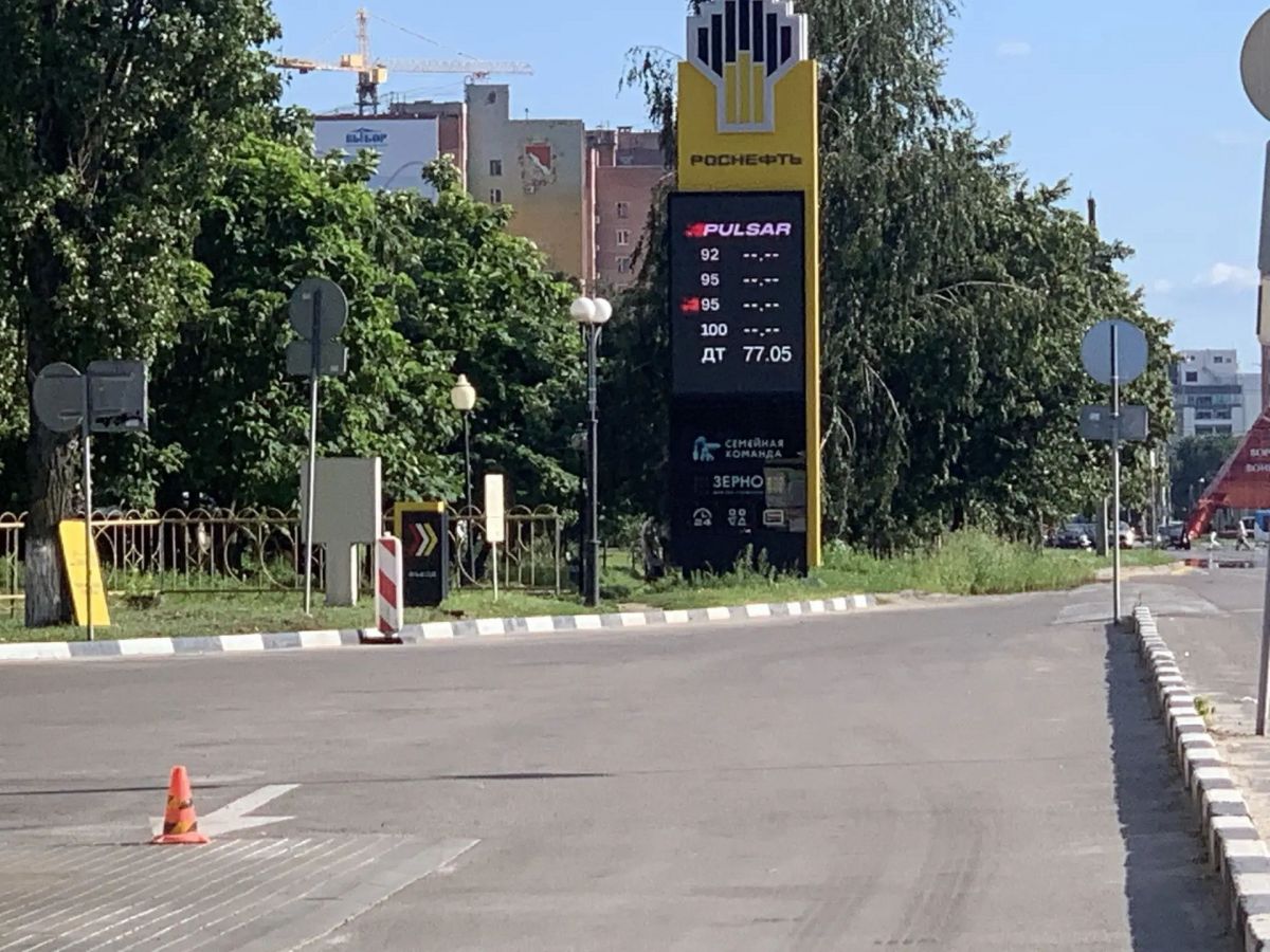 Конец кризиса не близко? Воронежские заправки пустуют, а цены на топливо продолжают «кусаться — voronezhnews.ru