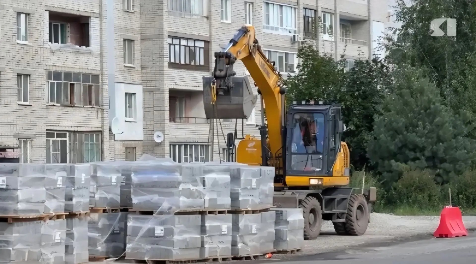 Депутаты проверили ход работ по строительству и ремонту дорог в Дзержинском районе Ярославля — Телеканал ЯПервый