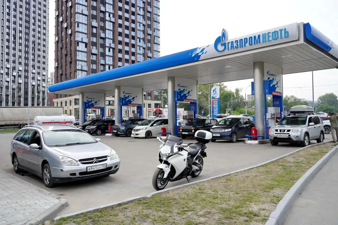Ситуация стабилизируется: бензин есть на 70% АЗС Новосибирска — НДН.Инфо
