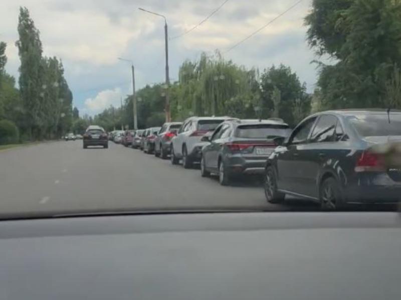 Очередь за бензином, растянувшаяся на несколько километров, ужаснула воронежцев — Блокнот Воронеж