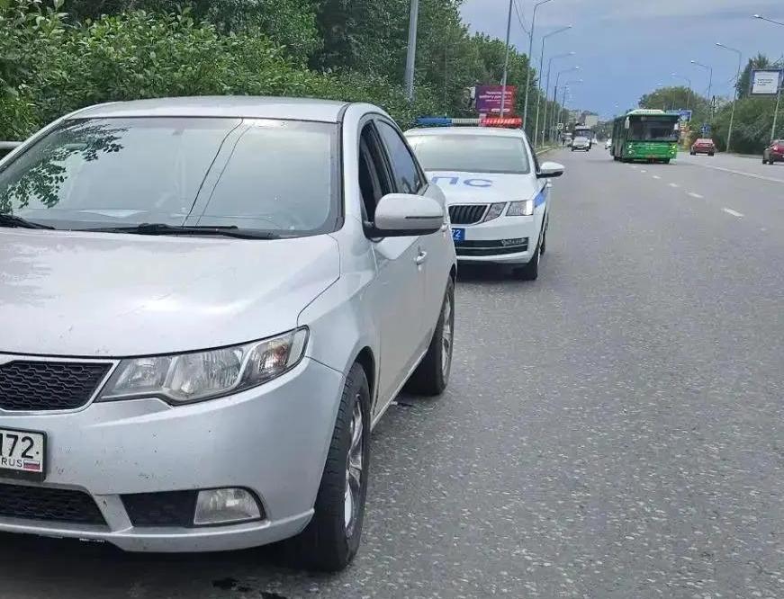 У двух тюменцев арестовали иномарки за десятки штрафов после нарушений ПДД — vsluh.ru