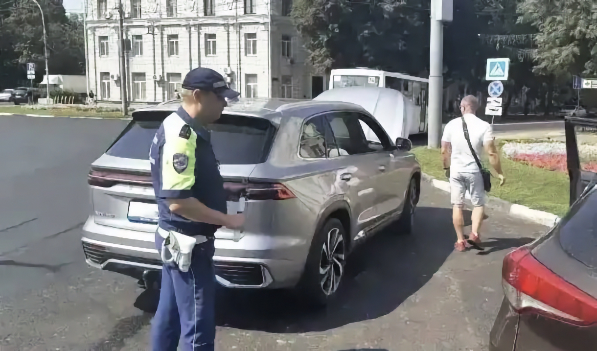 В Воронеже водитель Geely разом оплатил 82 штрафа на 180 тысяч рублей — novostivoronezha.ru