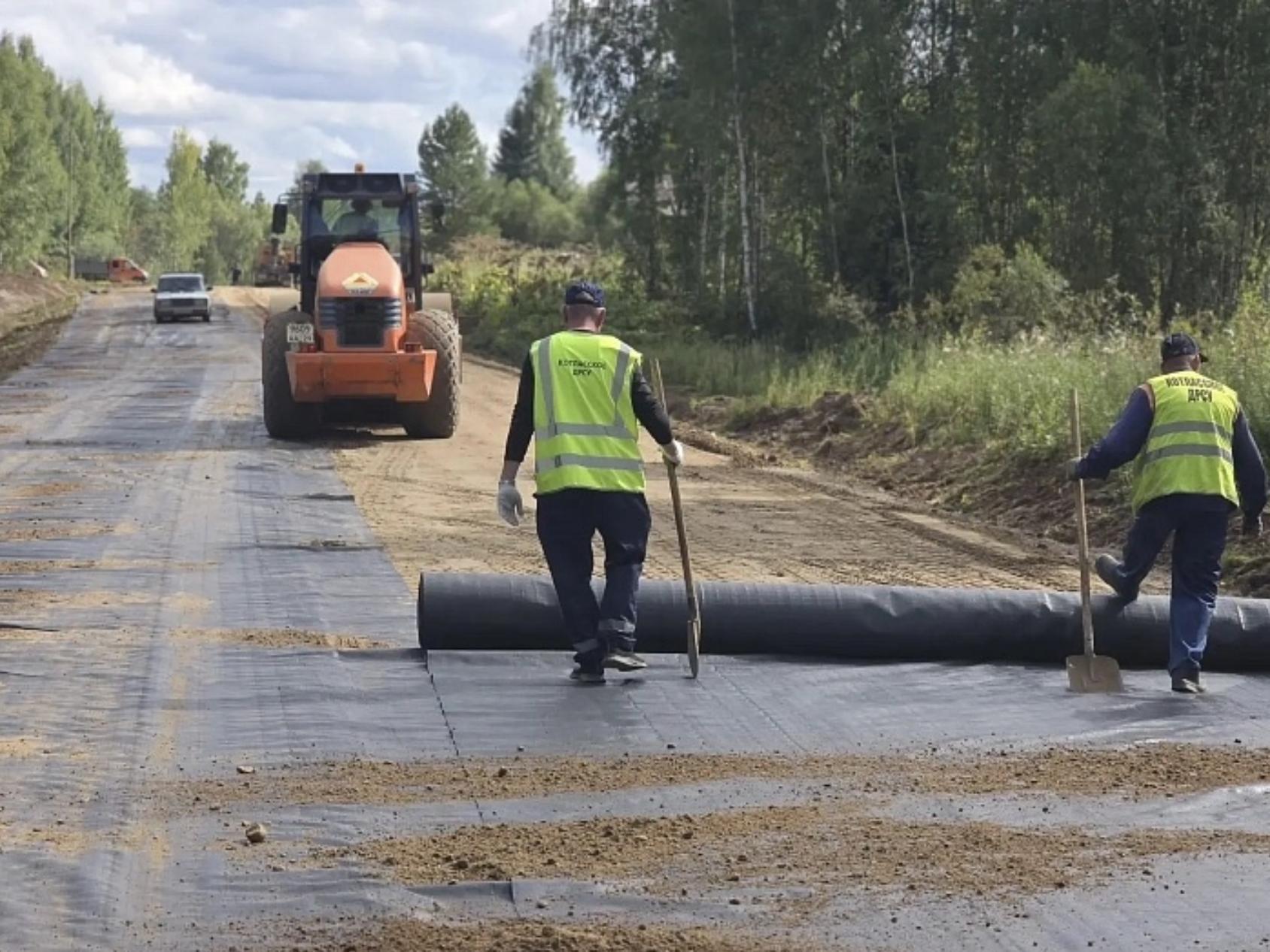 В Ленском районе продолжается ремонт дороги Заболотье – Сольвычегодск — Правда Севера