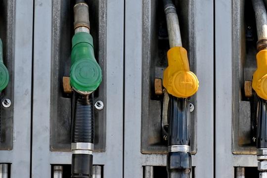 Дефицит бензина в России может сохраниться до следующего лета - Версия — versia.ru