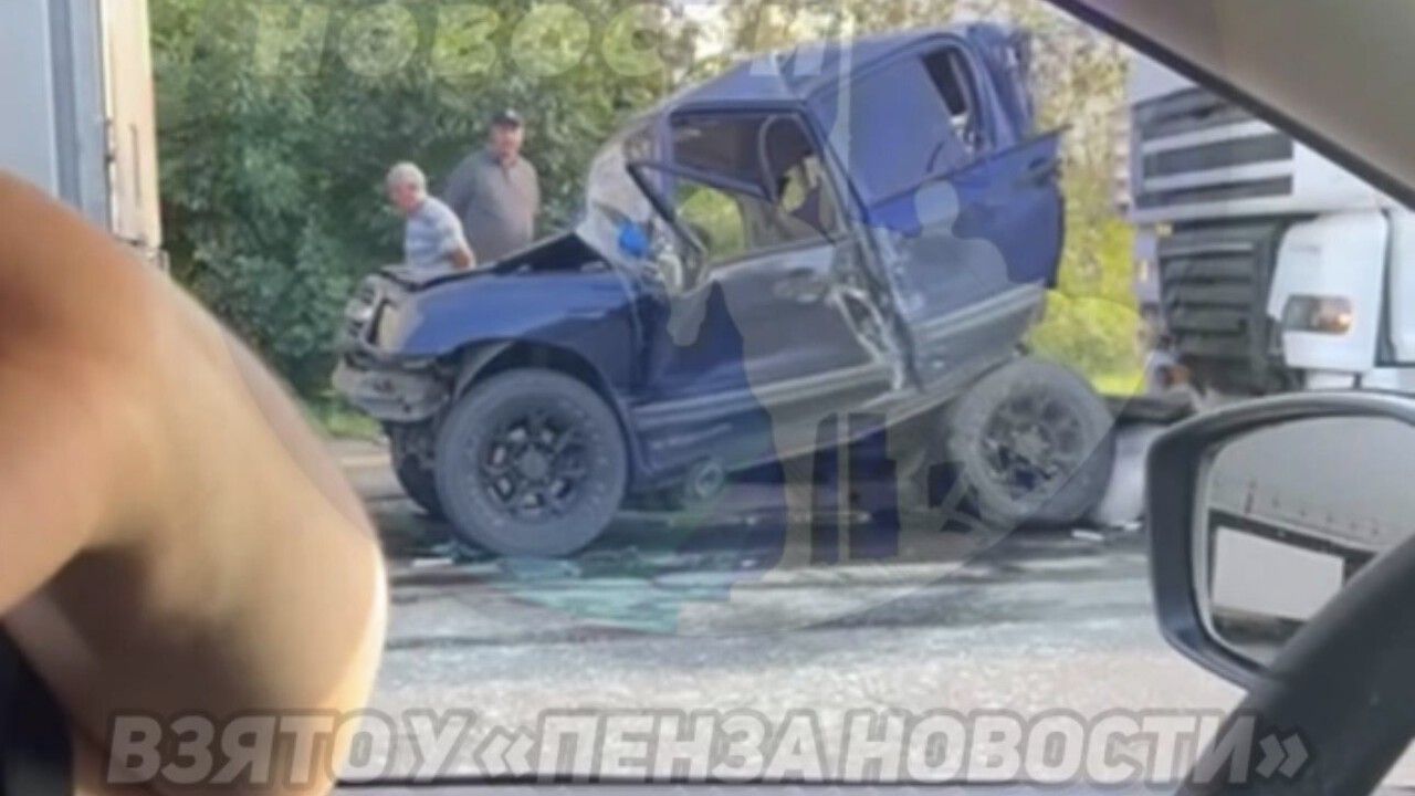 Пензенцы сообщают о жутком ДТП с внедорожником и фурами на трассе — Пенза-Взгляд: новости Пензы и области сегодня
