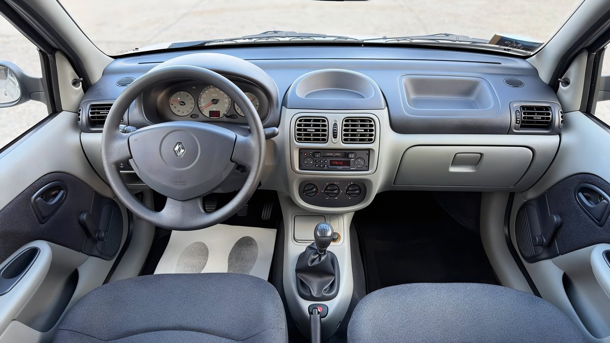 В РФ выставили на продажу 20-летний Renault Symbol без пробега — Авто Mail